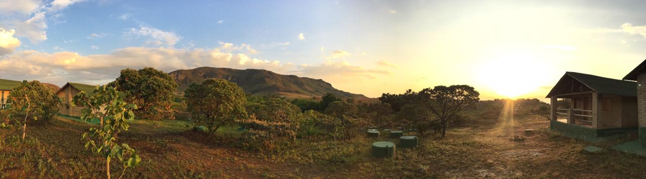 Pôr do sol panorâmico na pousada